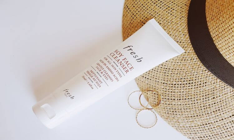 Reviewing Fresh's Soy Face Cleanser