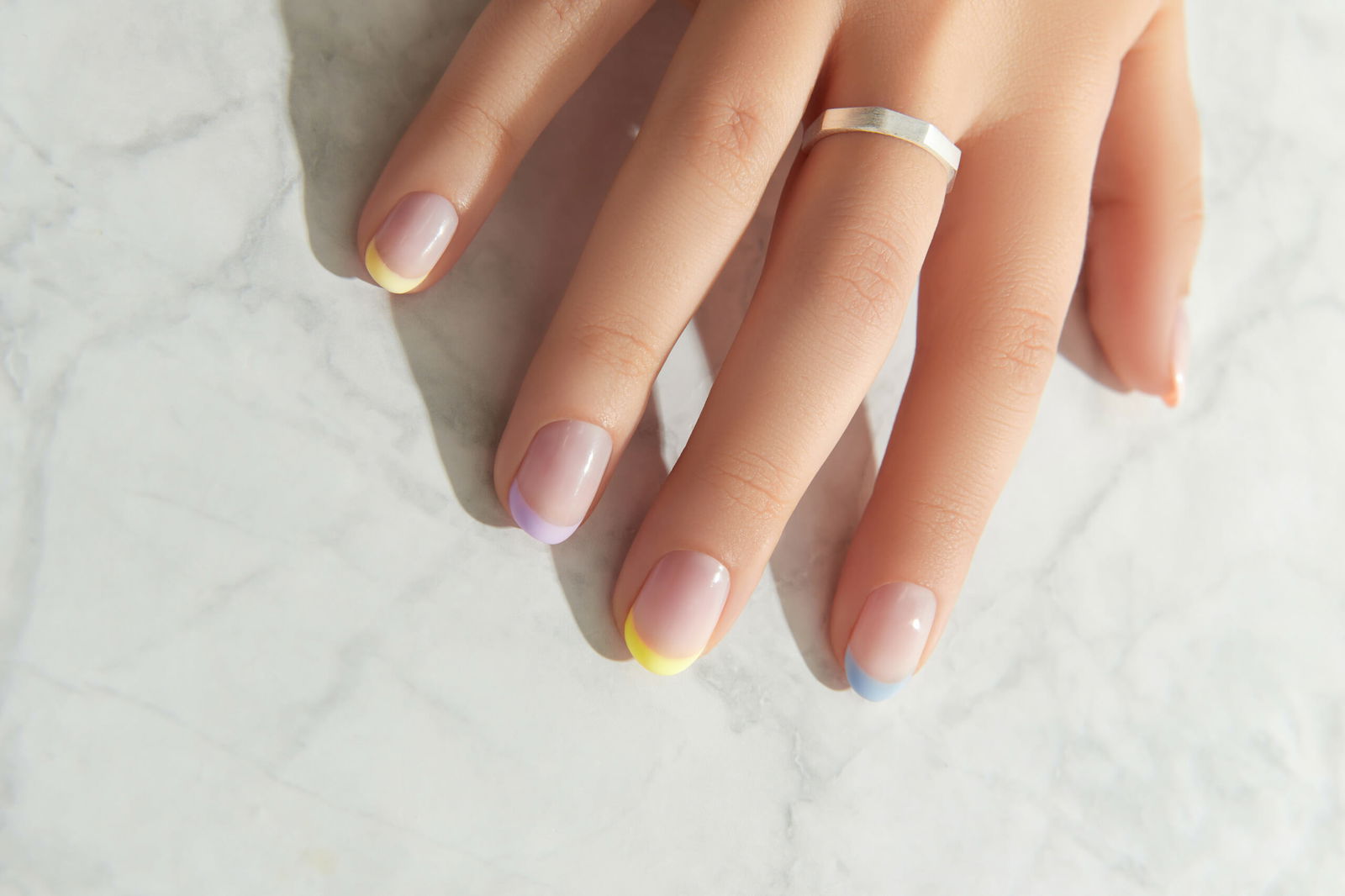 5 Simple Steps to Remove Your Dip Powder Manicure at Home (According to The Pros) 