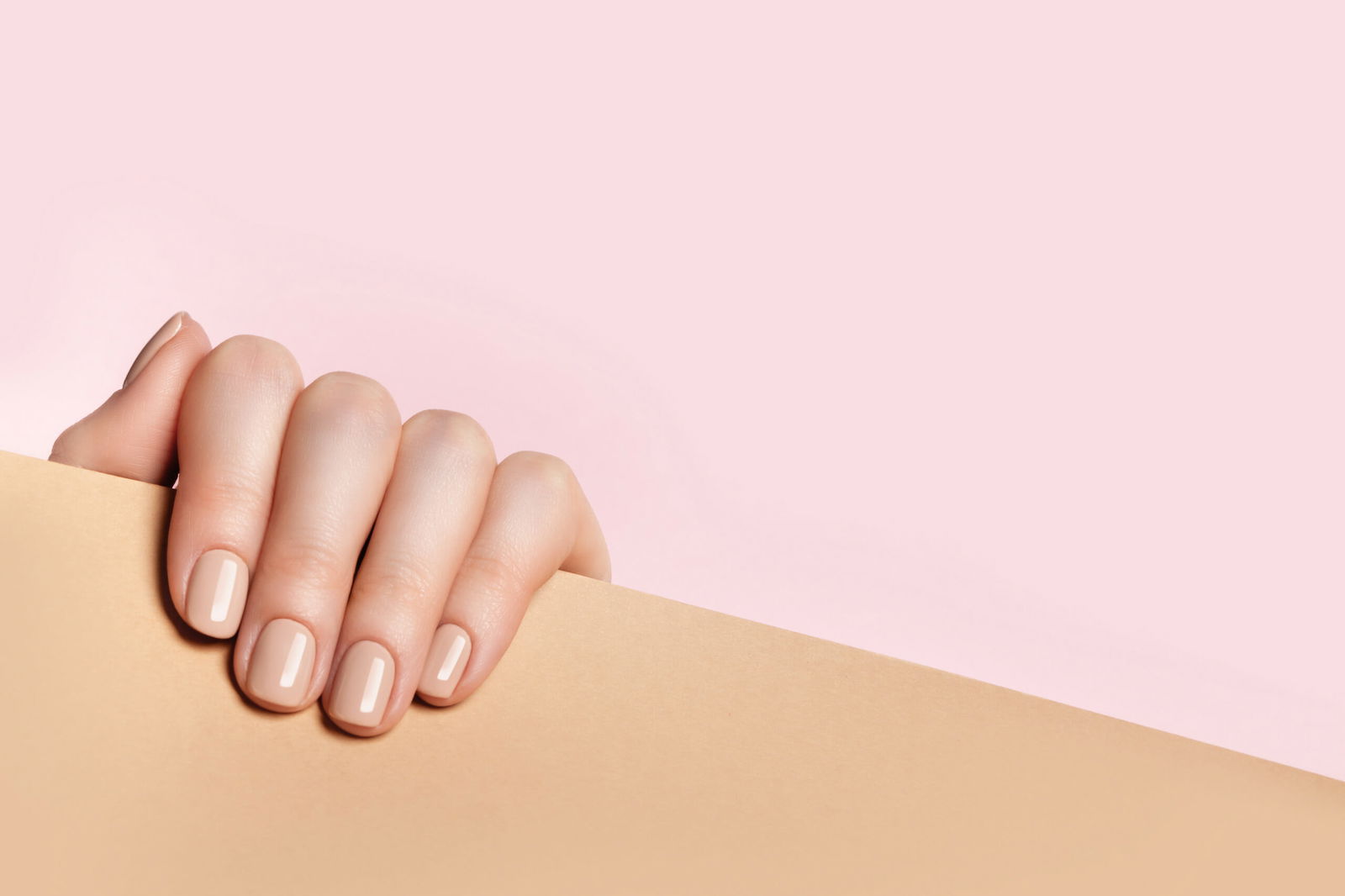 5 Simple Steps to Remove Your Dip Powder Manicure at Home (According to The Pros) 