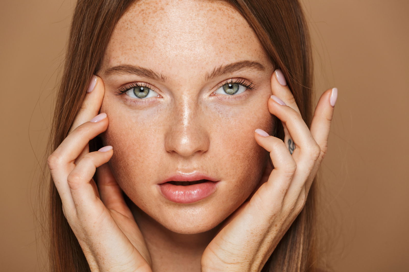 Beauty portrait of a sensual young topless woman | Live That Glow what happens during a facial skin sensitive hyperpigmentation