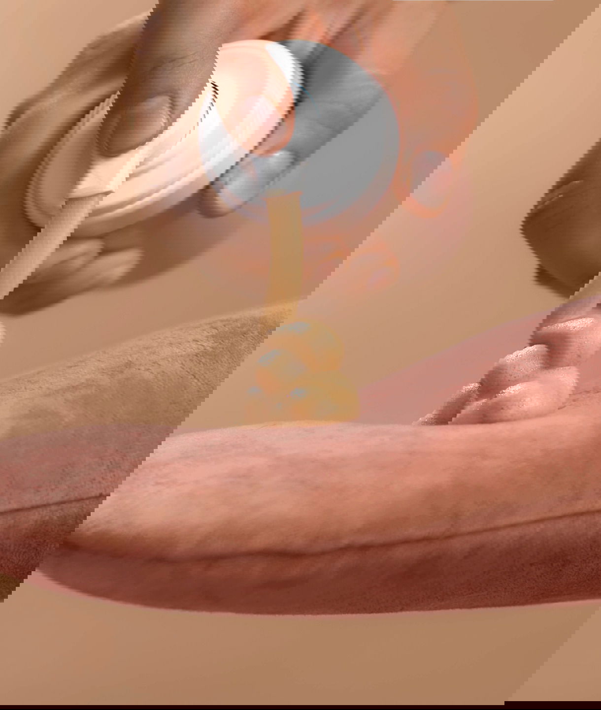 How to Clean Your Tanning Mitt (for Glowing Tan Application)