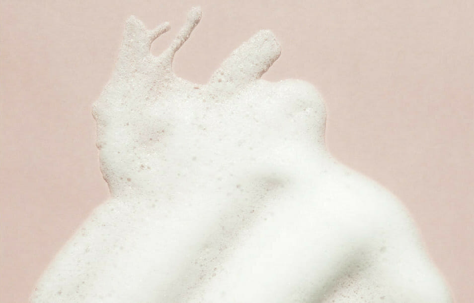 5 Ultra-Simple Steps to Remove *All* Your Sunscreen  