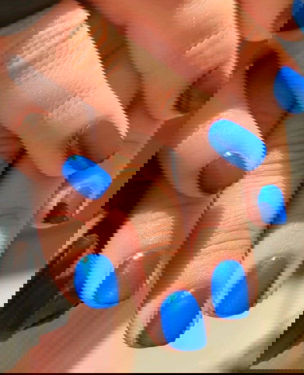 short electric blue nails