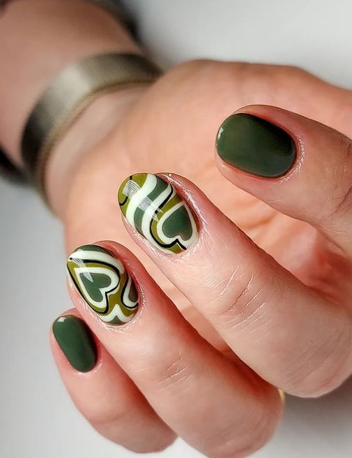 short khaki nails with hearts