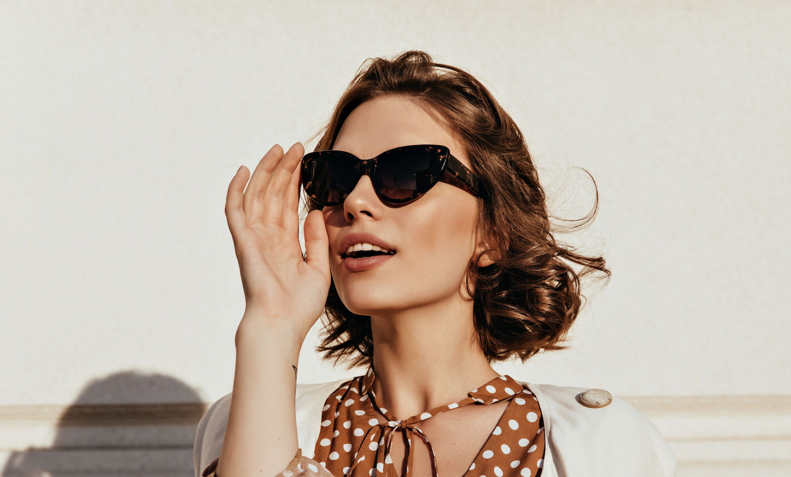 How To Use A Curling Iron On Short Hair: Your Complete Guide 