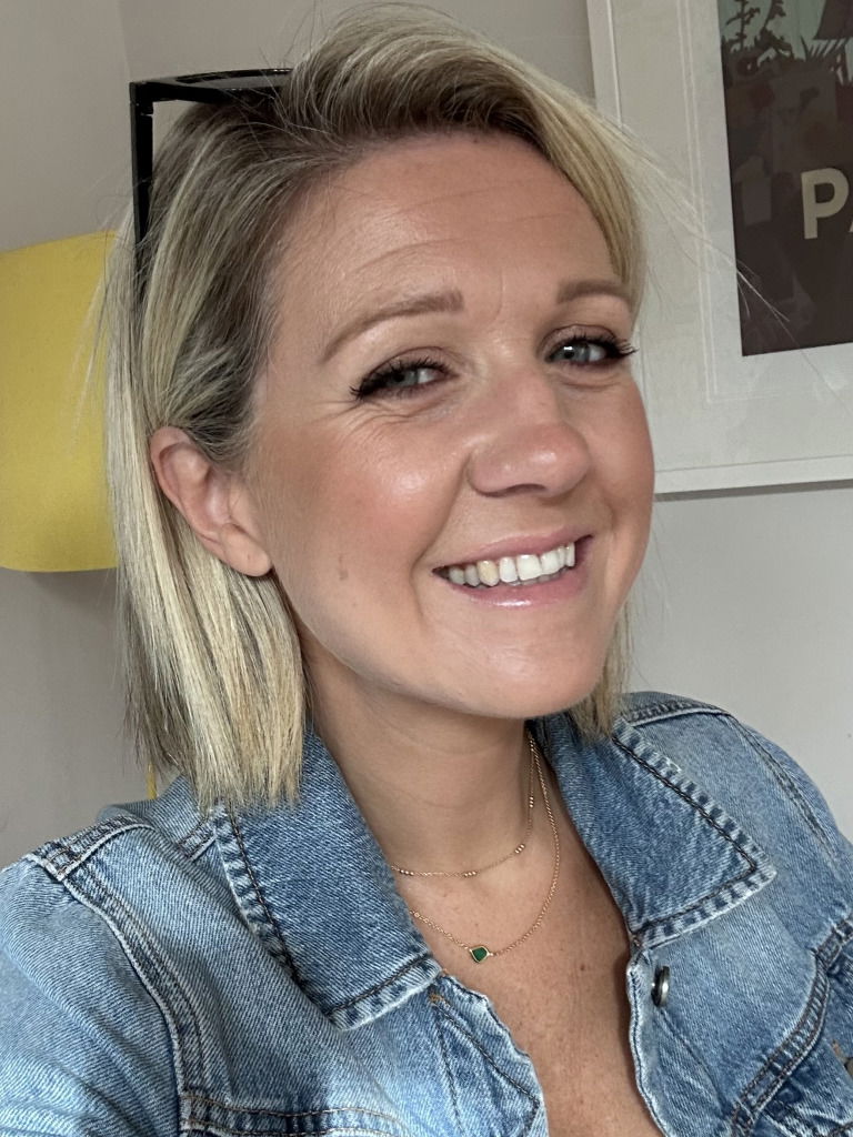 Journalist Philippa Pearne shows the results of Chanel's bronzer