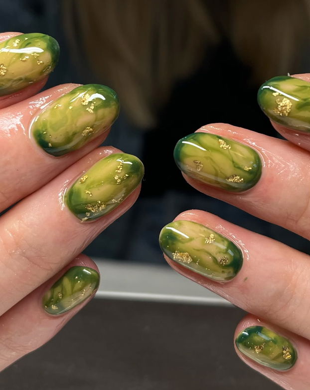 green nails