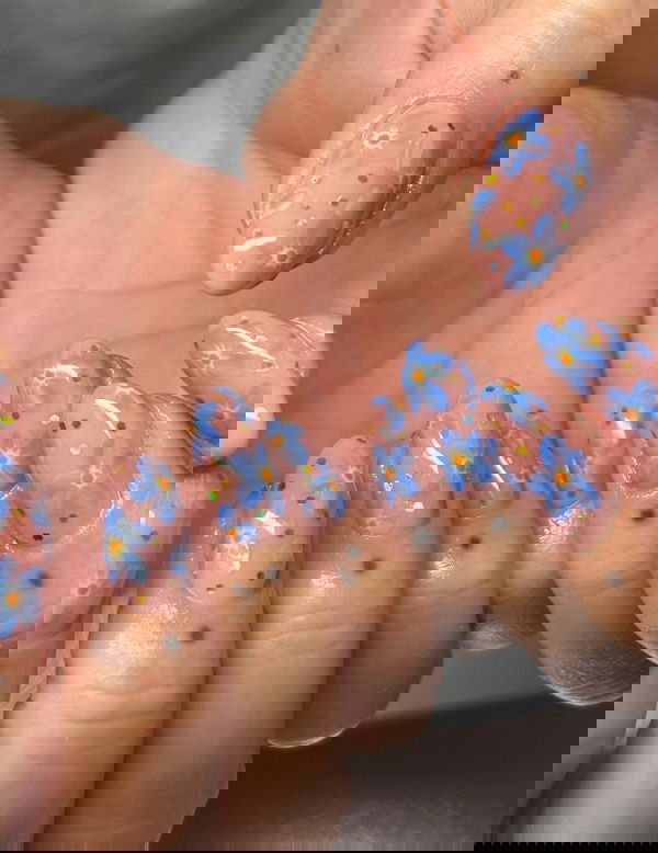 baby blue acrylic nails