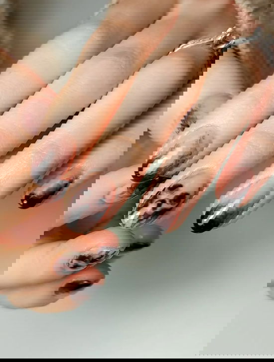 smokey acrylic nails