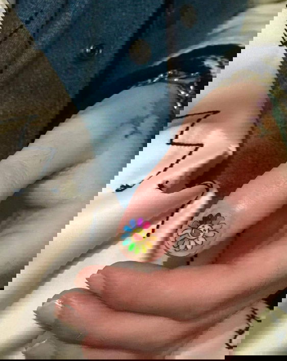 matte ombre smiley face flower