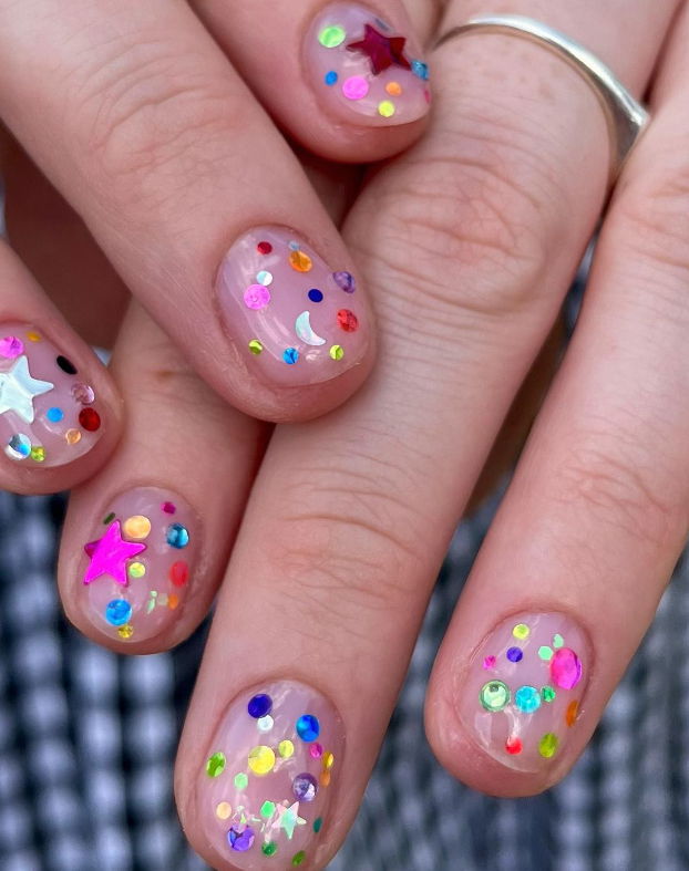 clear nails with confetti