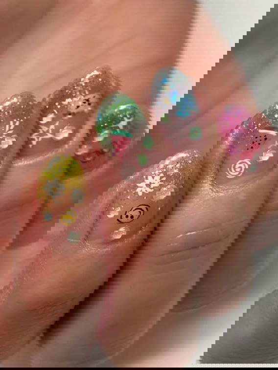 ombre glitter nails with nail art