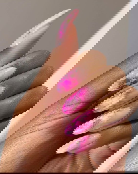 pink marble ombre nails