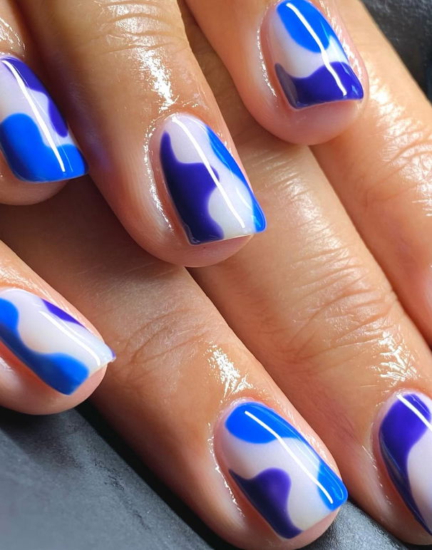 short square blue and white nails