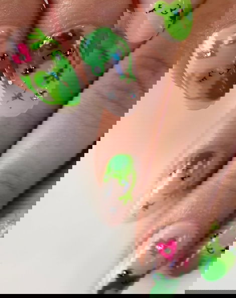 cute frog spring nails