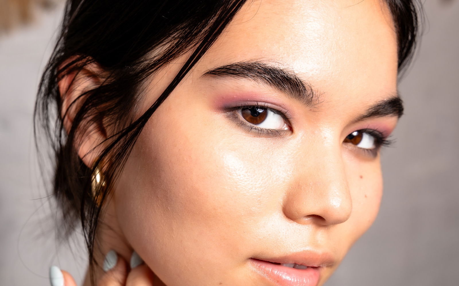 Girl with a smokey eye brown eyes eyeshadow