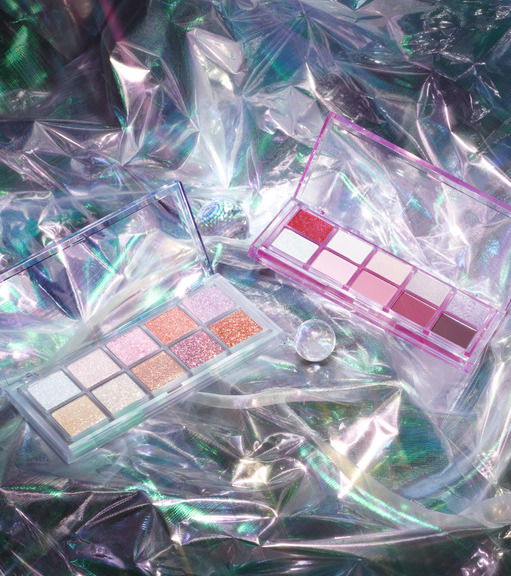 Color eyeshadow palette with brush for day and evening eye makeup with matte and shimmer shadows blue eyes