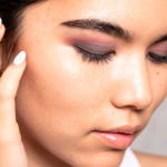 how to apply eyeshadow