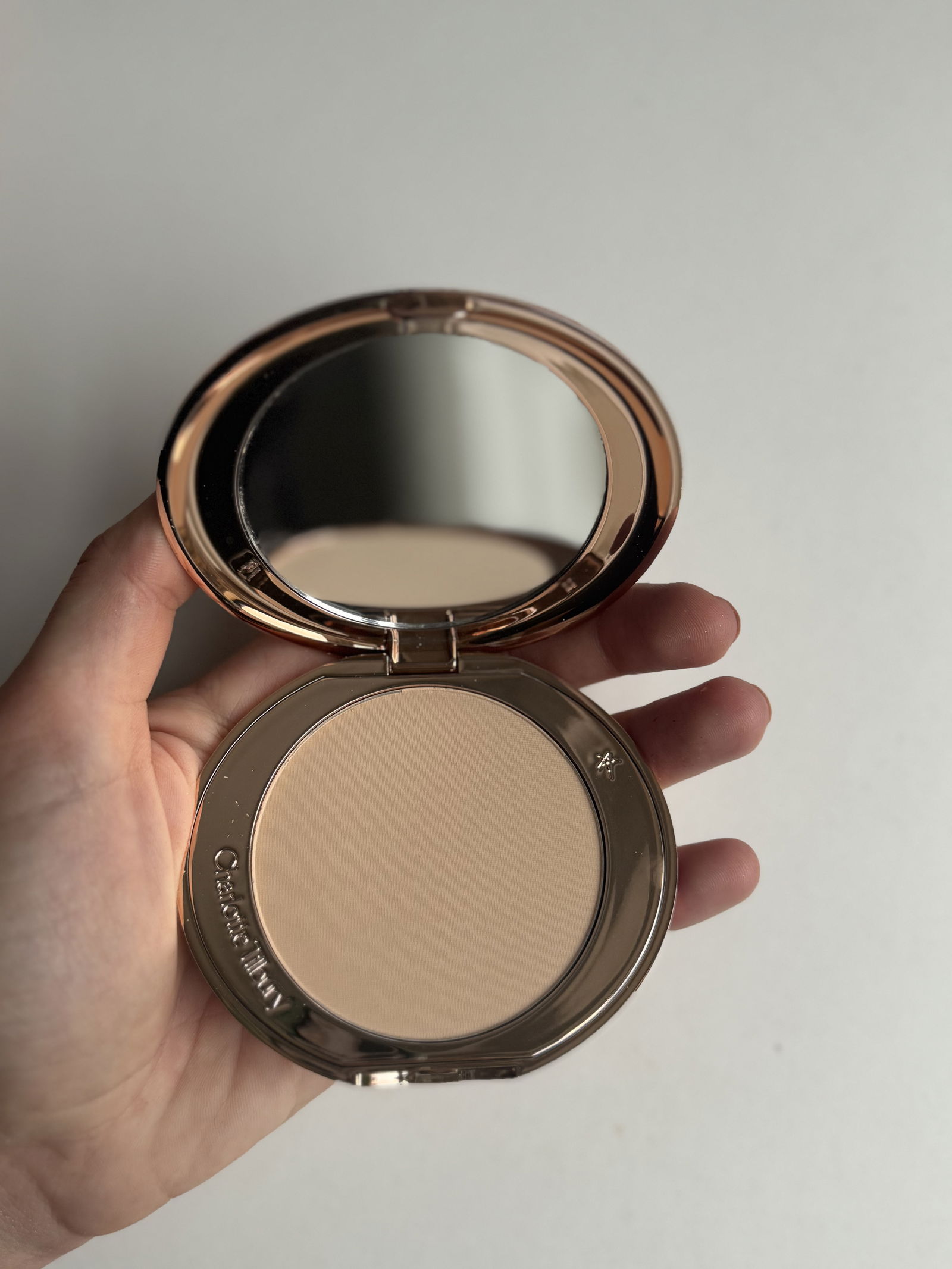 Charlotte Tilbury’s Airbrush Flawless Finish Powder